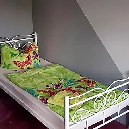 Bed And Breakfast Zeulenroda Guest house